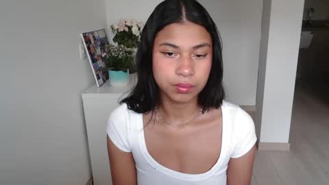 Snapshot of dark_enchantress_ chatting on 01.08.25 Sofia online show from 01.08.25