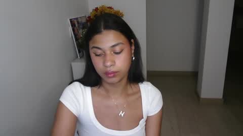 Snapshot of dark_enchantress_ chatting on 01.16.25 Sofia online show from 01.16.25