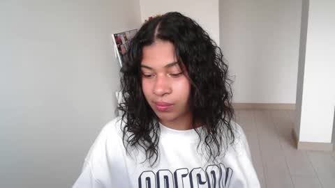 Snapshot of dark_enchantress_ chatting on 01.19.25 Sofia online show from 01.19.25