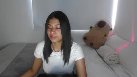 Snapshot of dark_enchantress_ chatting on 02.26.25 Sofia online show from 02.26.25