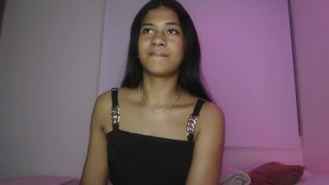 Snapshot of dark_enchantress_ chatting on 03.05.25 Sofia online show from 03.05.25