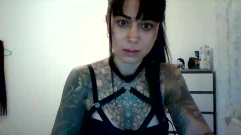dark_ink_models online show from 10.02.25