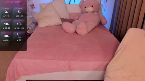 Lola online show from 12.31.24