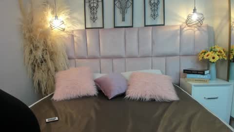 Snapshot of dark_nina_ chatting on 10.05.25 Nina online show from 10.05.25