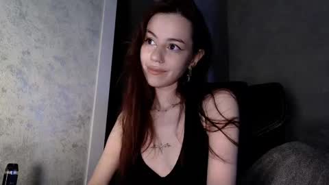 Snapshot of dark_witch_ chatting on 10.13.25 Alice online show from 10.13.25
