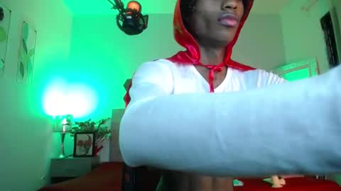 Snapshot of darkcandyboy chatting on 09.28.25 darkcandyboy online show from 09.28.25