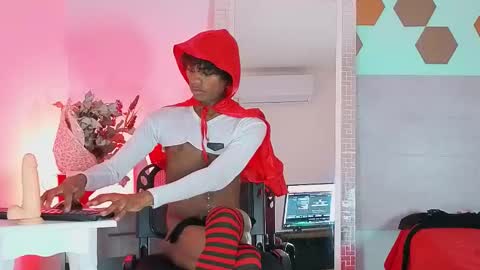 Snapshot of darkcandyboy chatting on 10.12.25 darkcandyboy online show from 10.12.25