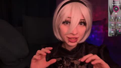 Snapshot of darkfirenight chatting on 10.15.25 Yuu online show from 10.15.25