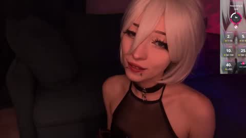 Snapshot of darkfirenight chatting on 10.17.25 Yuu online show from 10.17.25