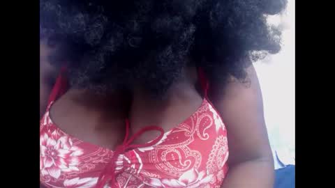 Snapshot of darkgiantmelanin chatting on 05.06.26 darkgiantmelanin online show from 05.06.26