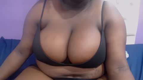 Snapshot of darkgiantmelanin chatting on 05.08.26 darkgiantmelanin online show from 05.08.26