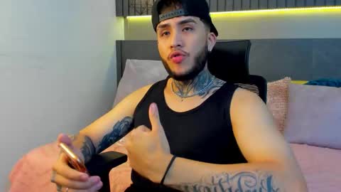 Snapshot of darkgoldengaze chatting on 11.13.25 Dark online show from 11.13.25