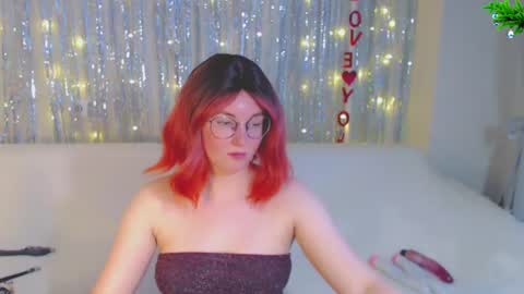 Kelly online show from 12.21.24