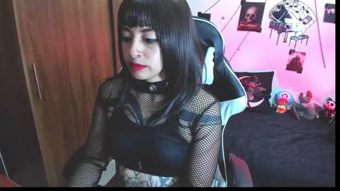 Hi Im Yuri  independent modelhelp me get my 111 hands upuwu online show from 11.16.25