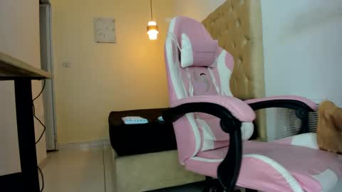 Snapshot of darkknightx01 chatting on 10.04.25 darkknightx01 online show from 10.04.25