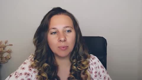 Anna online show from 09.17.25