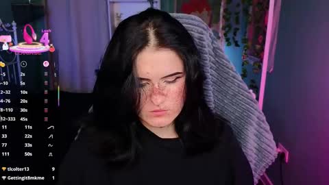 Snapshot of darksh1ne chatting on 10.18.25 Shine online show from 10.18.25