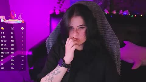 Snapshot of darksh1ne chatting on 10.21.25 Shine online show from 10.21.25