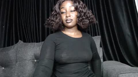 Snapshot of darktanqueen chatting on 06.27.26 darktanqueen online show from 06.27.26