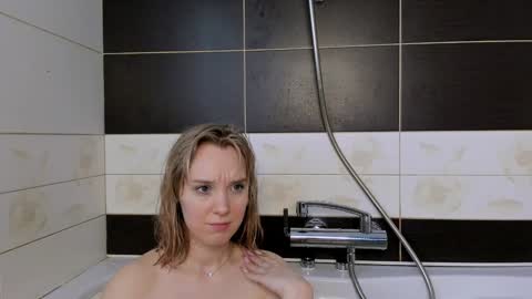 lina online show from 01.24.25