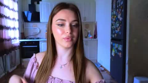 Snapshot of darlina_ryan chatting on 05.15.26 Darlina online show from 05.15.26