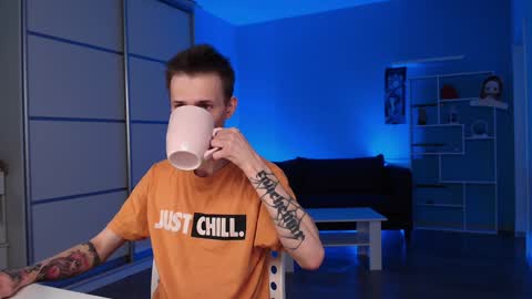 your lovely Oli online show from 12.25.24