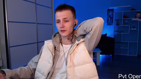 your lovely Oli online show from 01.12.25
