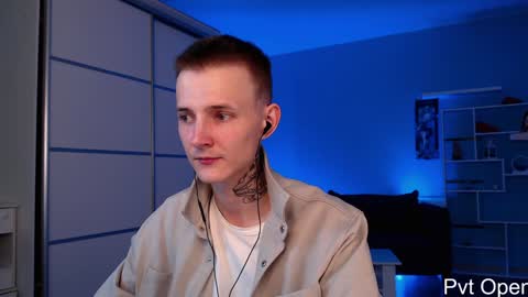 your lovely Oli online show from 01.12.25