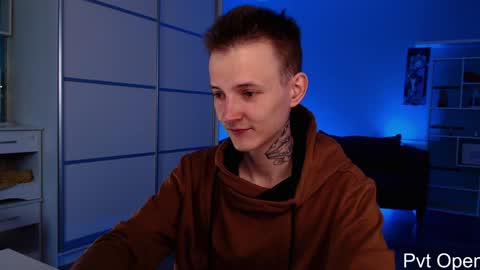 your lovely Oli online show from 01.27.25