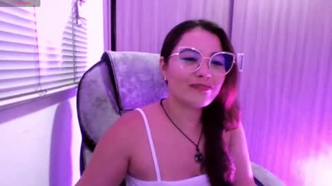 Snapshot of darlingbdsm_ chatting on 05.31.26 Darling online show from 05.31.26