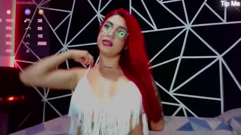 Darlyhooper online show from 11.19.25