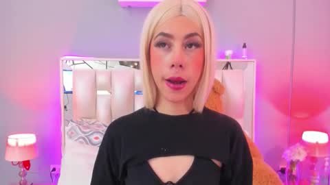 Snapshot of darlyn_tenderhot__ chatting on 10.12.25 darlyn_tenderhot__ online show from 10.12.25