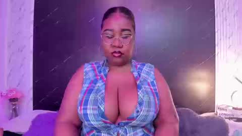  Darnell Queen online show from 09.17.25