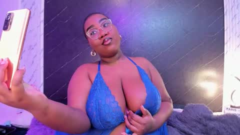 Snapshot of darnellqueen chatting on 11.06.25 Darnell Queen online show from 11.06.25