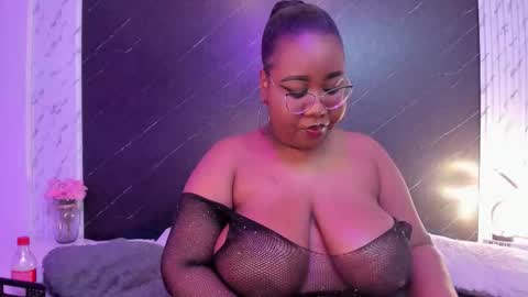 Snapshot of darnellqueen chatting on 11.15.25 Darnell Queen online show from 11.15.25