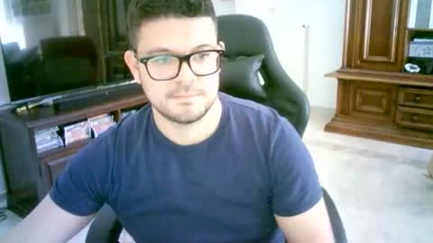 Snapshot of dartvader95 chatting on 05.18.26 dartvader95 online show from 05.18.26