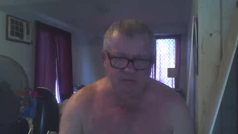 Snapshot of darwincock chatting on 12.25.24 darwincock online show from 12.25.24