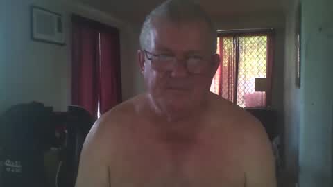 Snapshot of darwincock chatting on 12.20.25 darwincock online show from 12.20.25