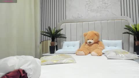 Snapshot of daryareed chatting on 10.28.25 Darya online show from 10.28.25