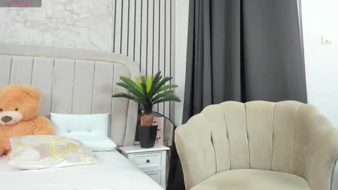 Snapshot of daryareed chatting on 11.05.25 Darya online show from 11.05.25