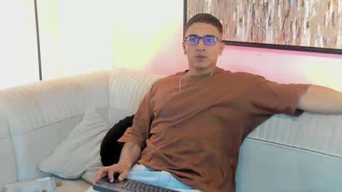 Snapshot of dash_bukoski chatting on 02.08.26 Dash online show from 02.08.26