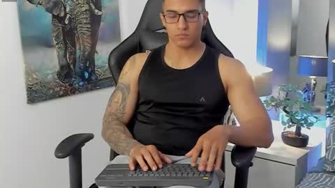 Snapshot of dash_bukoski chatting on 02.25.26 Dash online show from 02.25.26