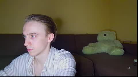 Snapshot of datalian chatting on 09.19.25 datalian online show from 09.19.25