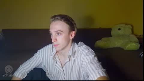 Snapshot of datalian chatting on 09.28.25 datalian online show from 09.28.25