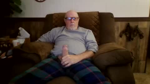 Snapshot of dave571960 chatting on 10.19.25 dave571960 online show from 10.19.25