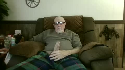 Snapshot of dave571960 chatting on 05.30.26 dave571960 online show from 05.30.26