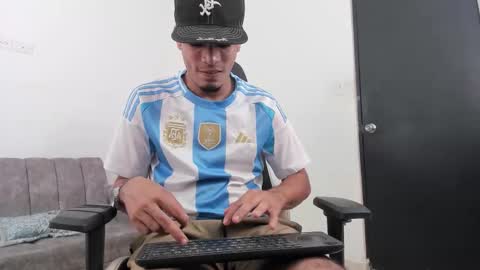 Snapshot of dave_skinnycum420 chatting on 10.02.25 dave online show from 10.02.25