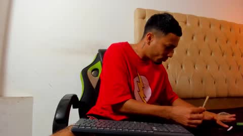 Snapshot of dave_skinnycum420 chatting on 10.28.25 dave online show from 10.28.25