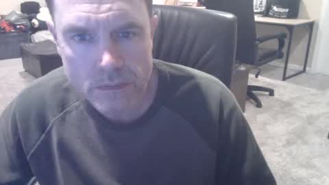 Snapshot of daved14u chatting on 11.10.25 daved14u online show from 11.10.25