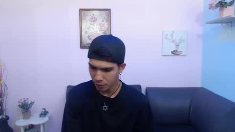 Snapshot of david_925_ chatting on 11.02.25 David online show from 11.02.25